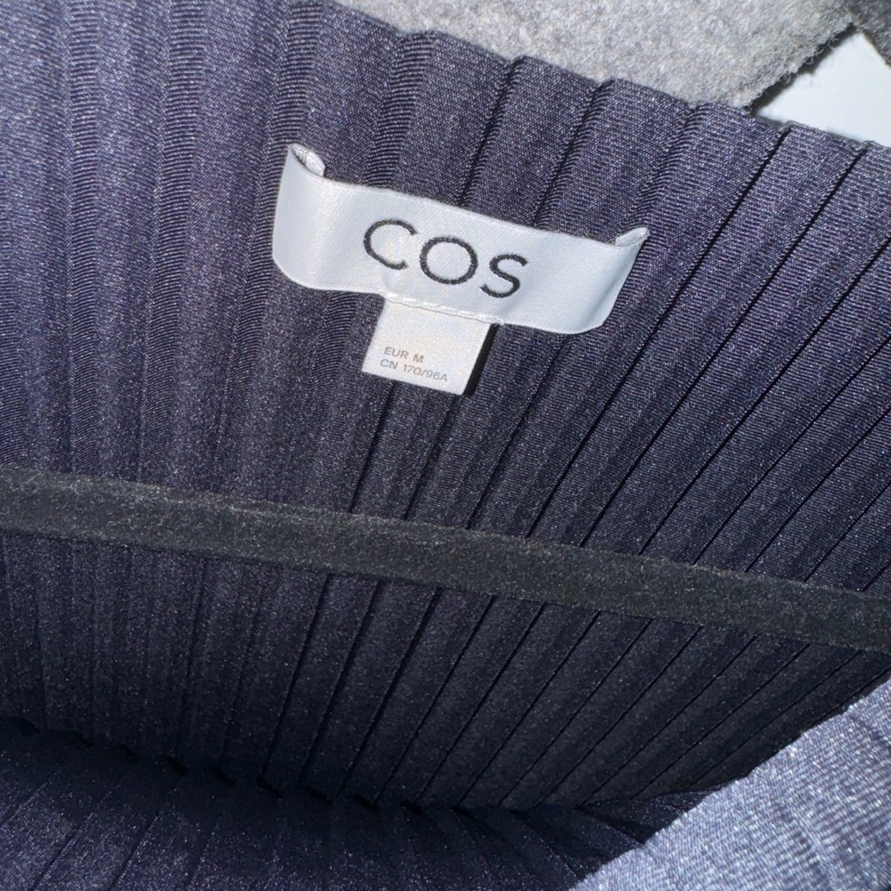 COS top - Picture 2 of 3